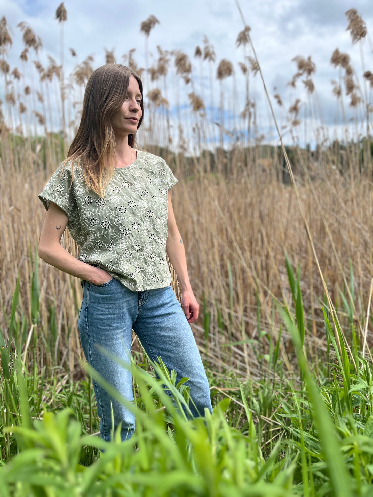Boxy short sleeve - sage embroidered cotton