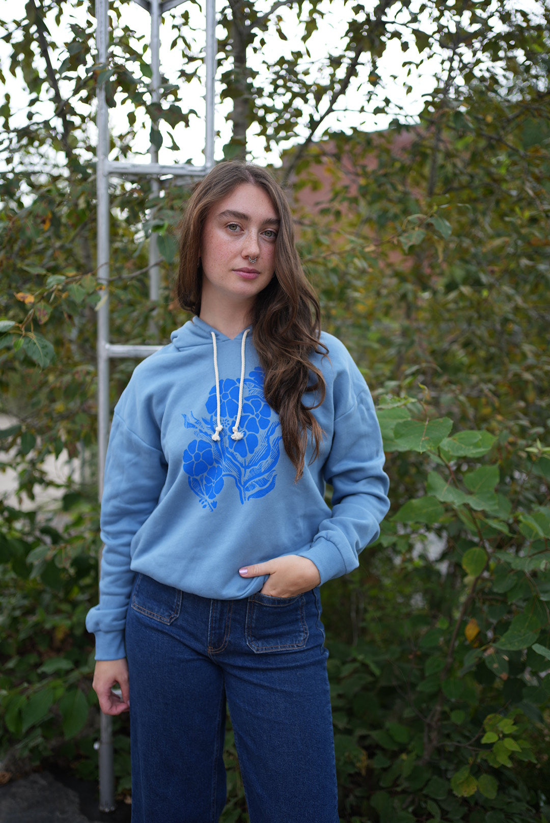 Organic cotton hoodie - blue flowers