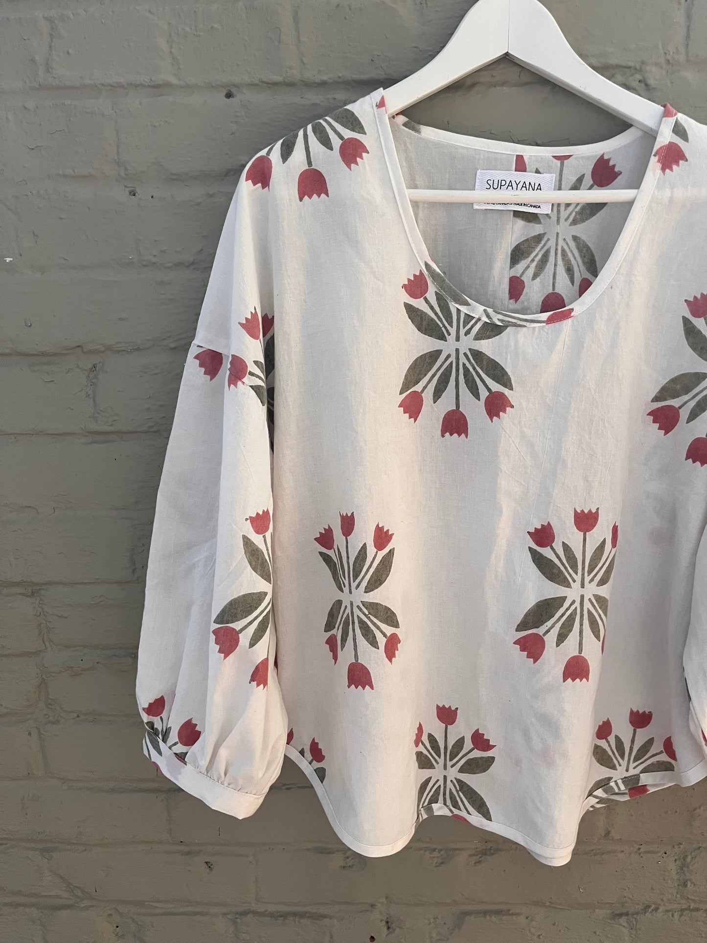 Tulip print- puff sleeve blouse