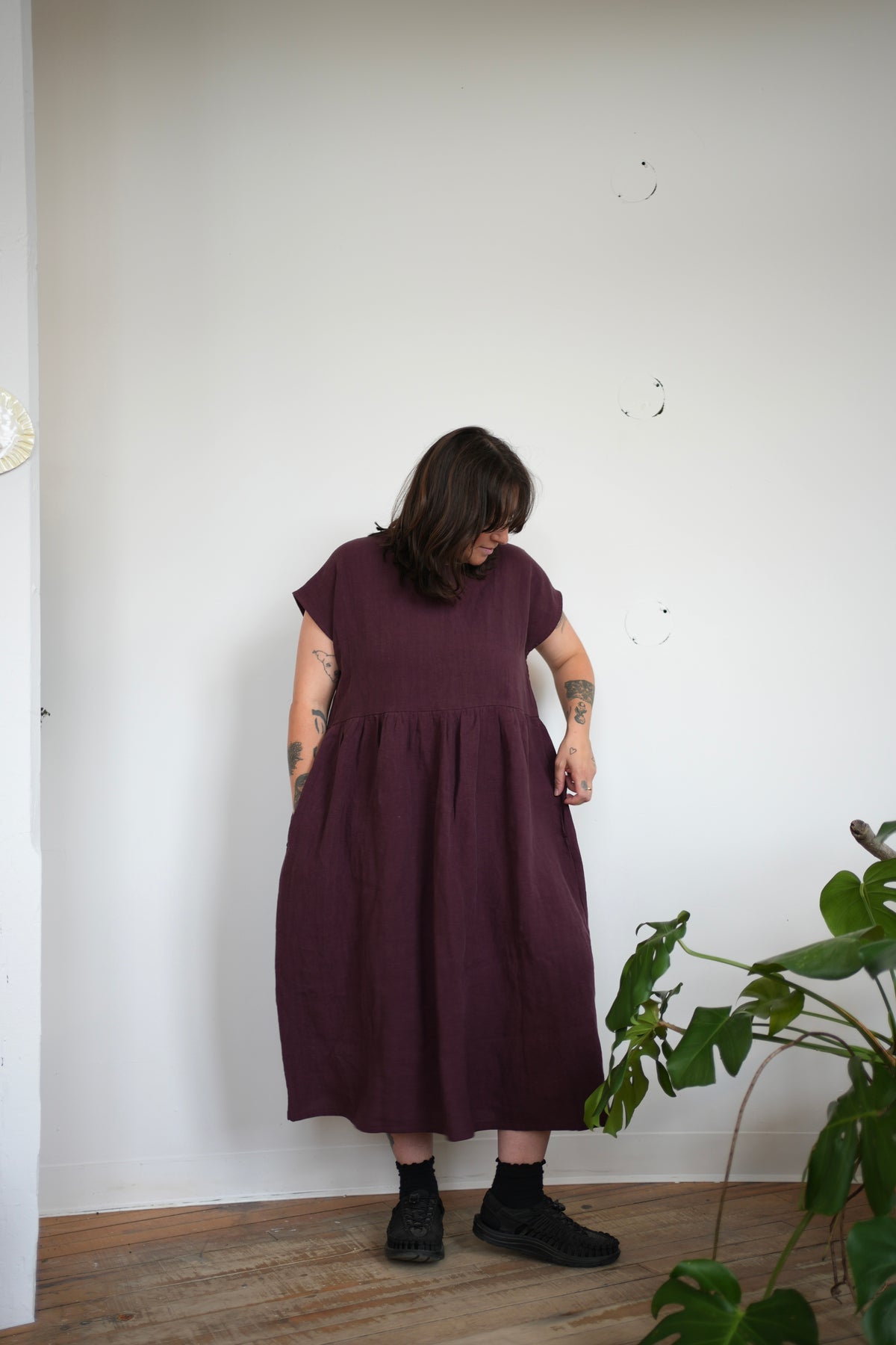 loose fit linen dress- Mulled wine