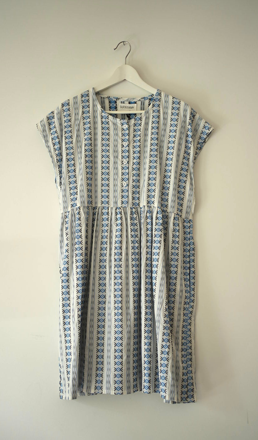 Knee length dress made from vintage fabric- fits M/L
