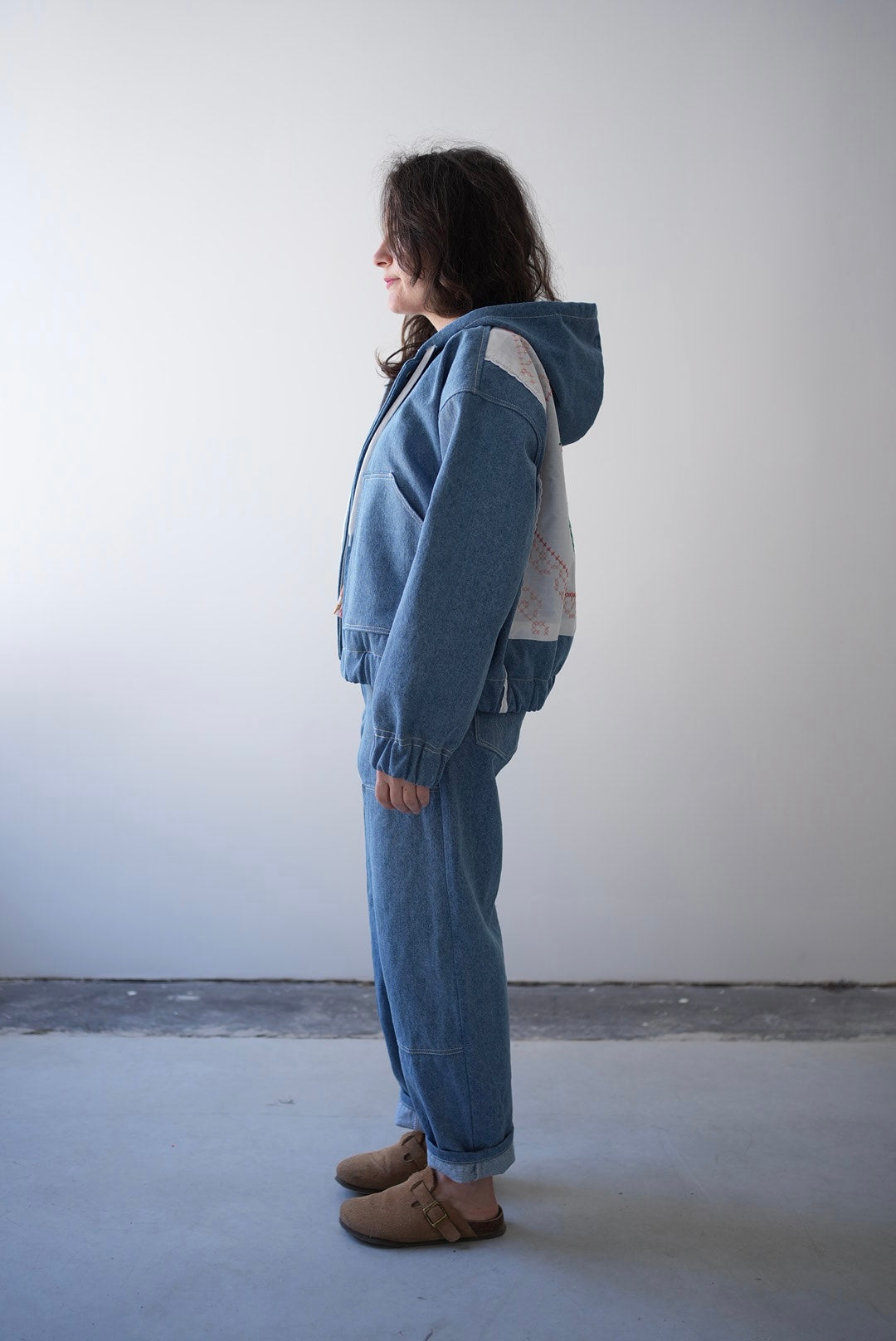 Veste en jean avec broderie - confectionnée sur mesure dans toutes les tailles