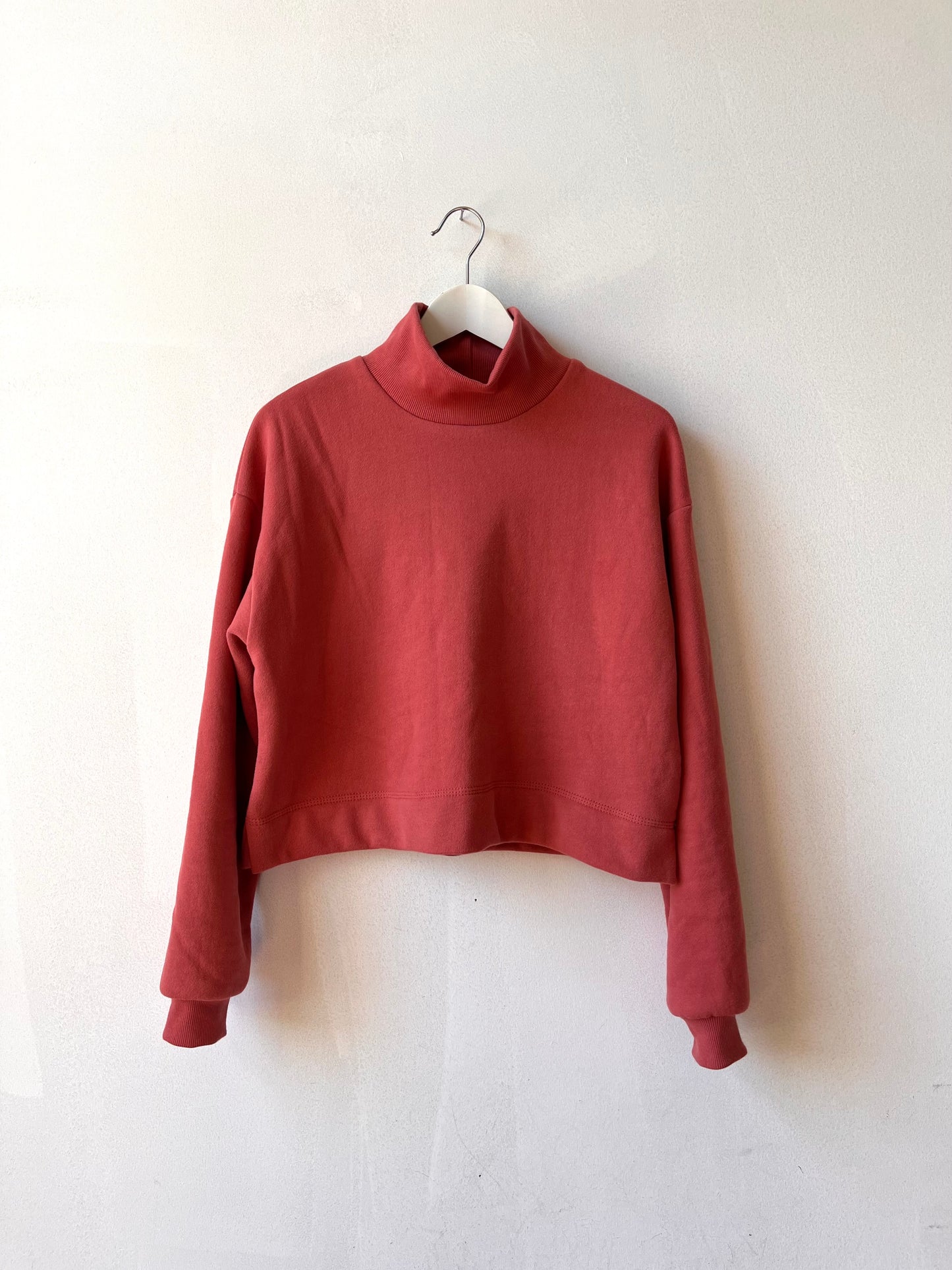 Nuage high neck sweatshirt- raspberry mousse