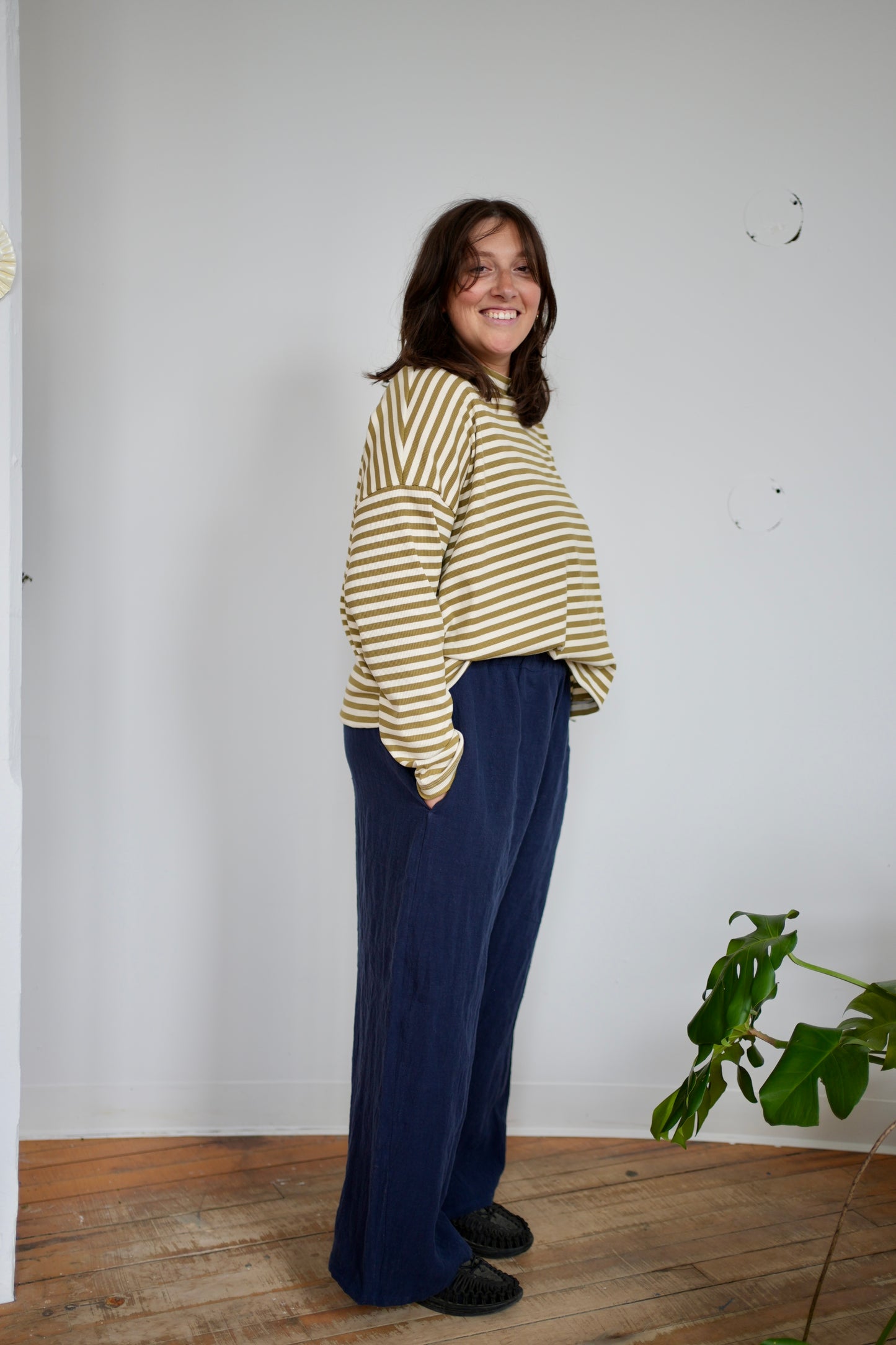 Pantalon Aurélie à taille élastique – lin bleu marine