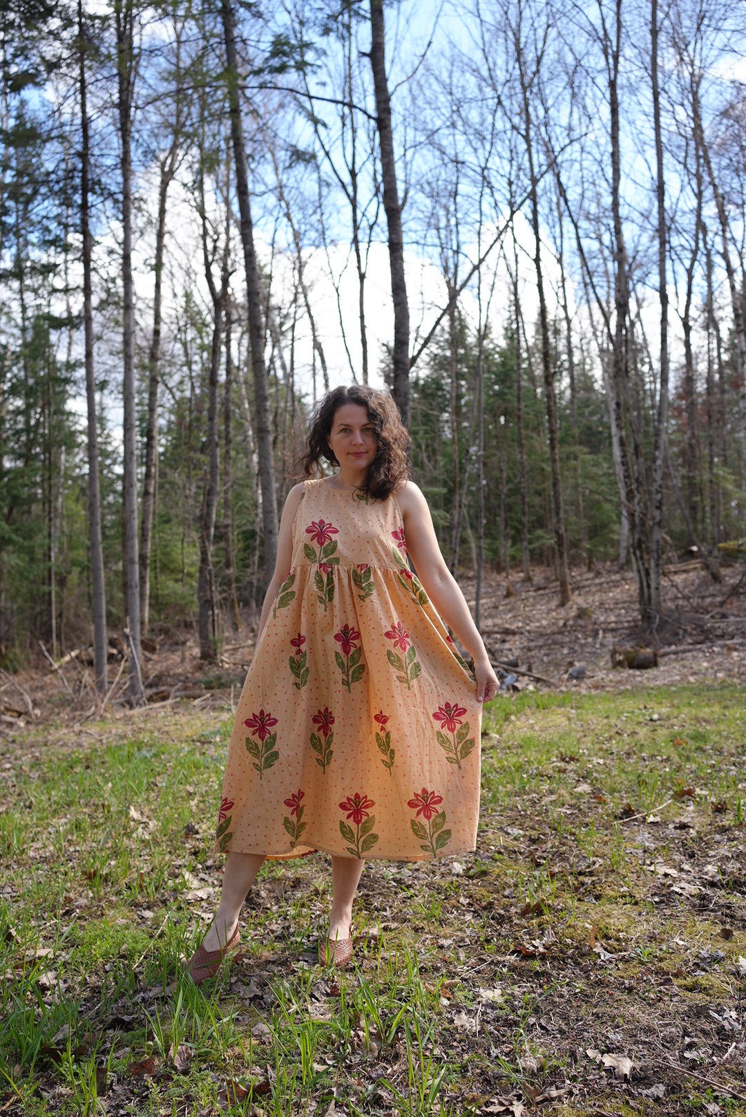 Robe à imprimé bloc de grandes fleurs rouges - Fabriquée sur commande dans TOUTE TAILLE