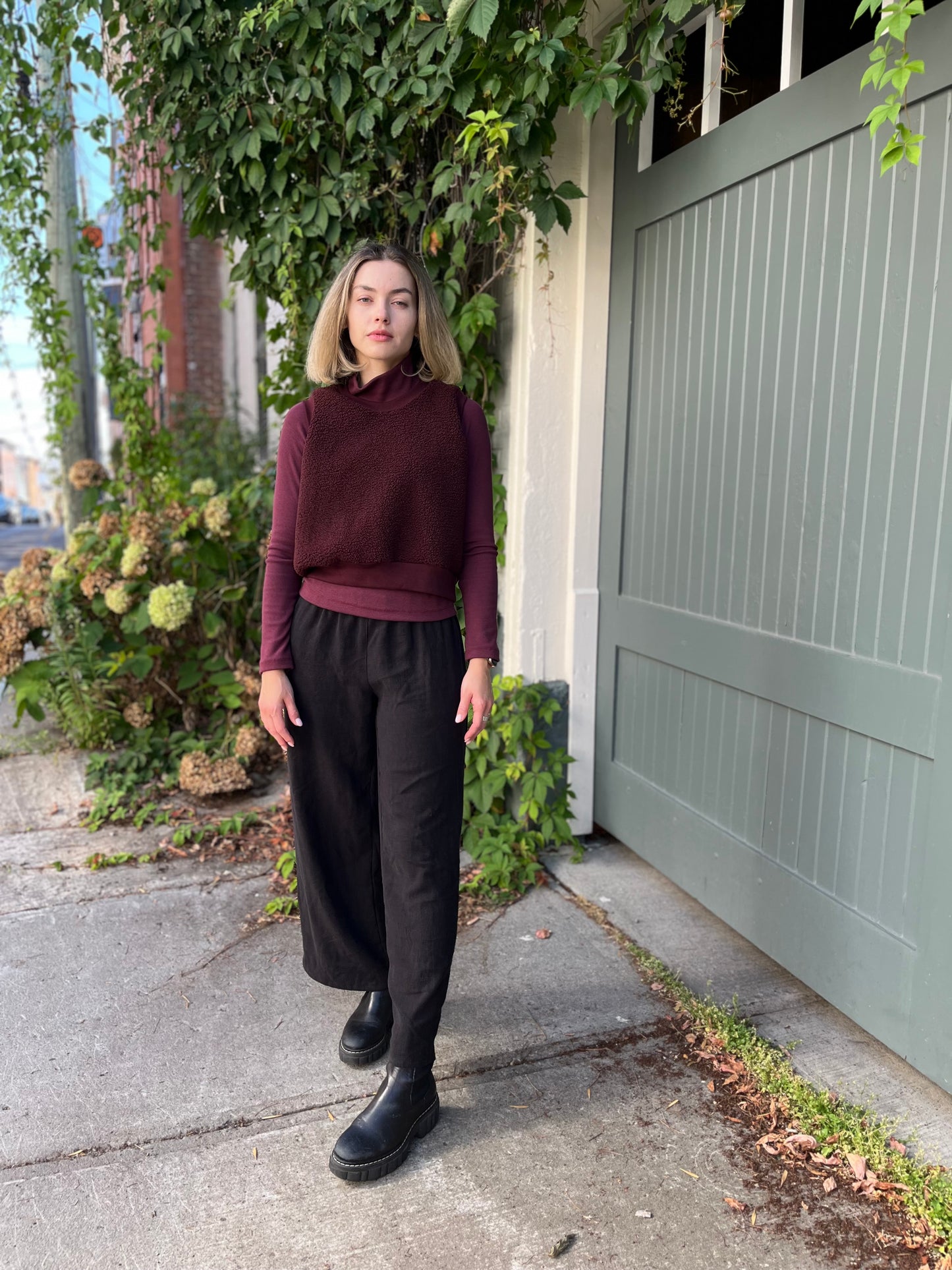 Ribbed mock neck long sleeve shirt- Burgundy