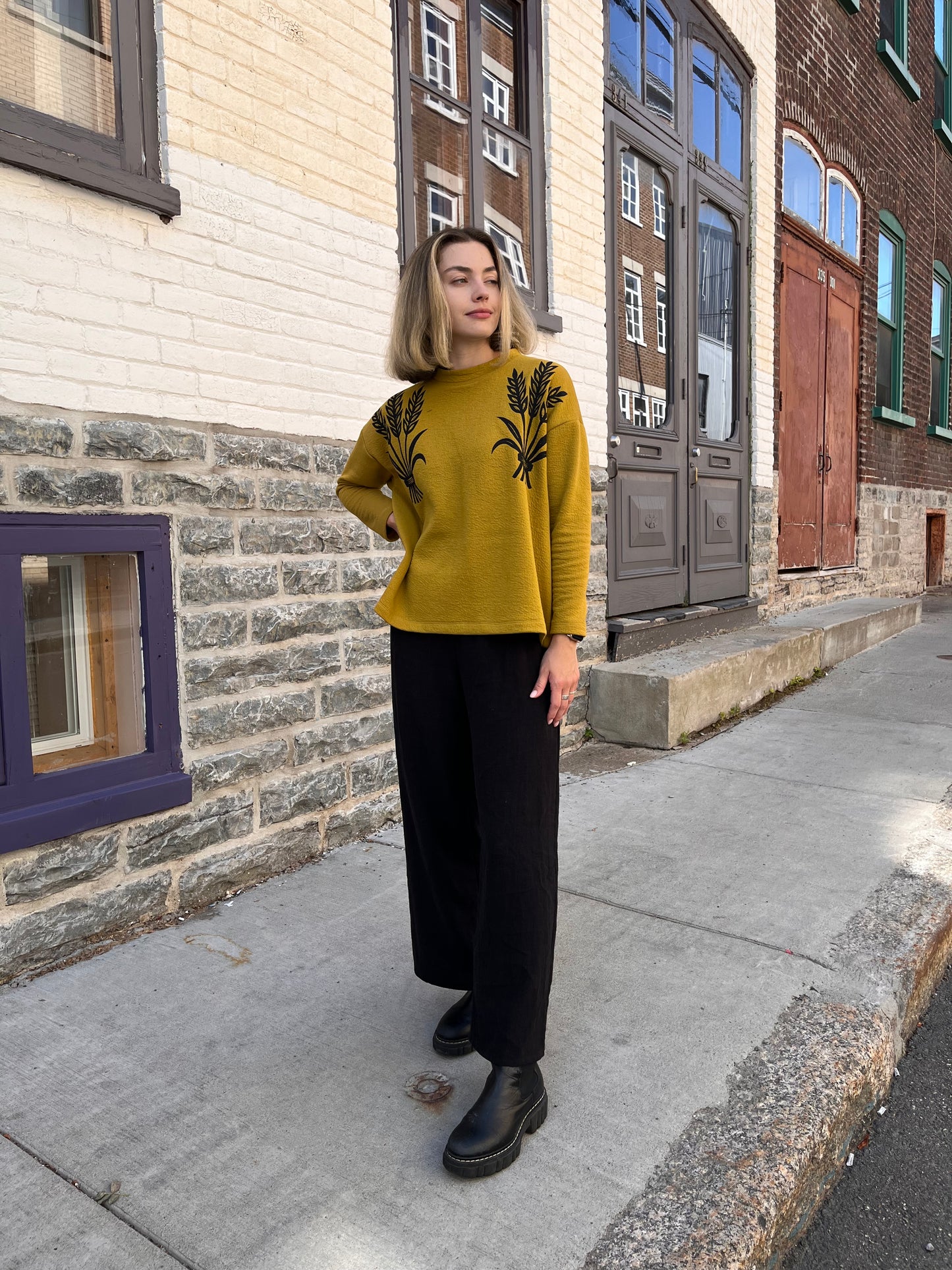 Boxy sweatshirt- Wheat