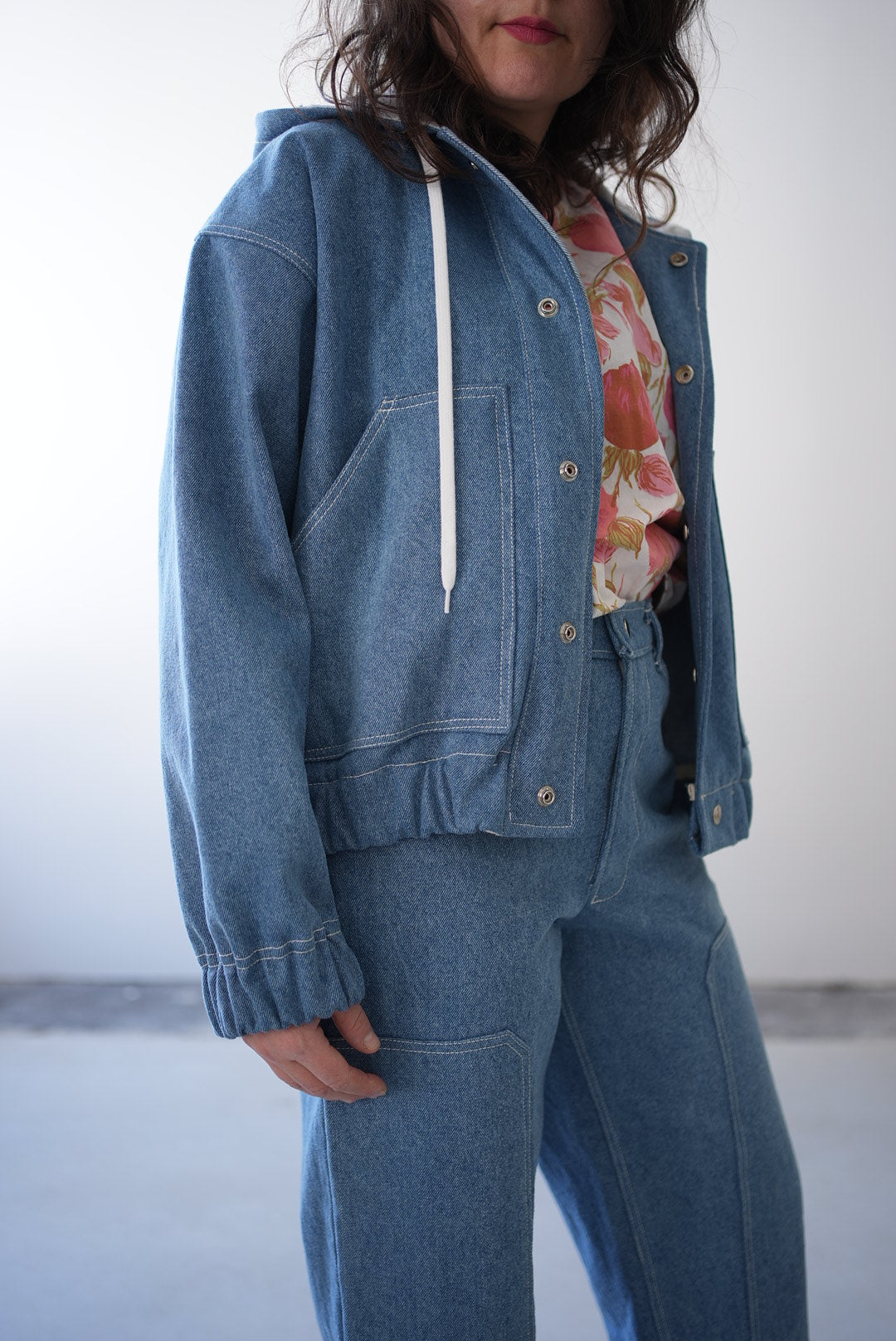 Veste en jean avec broderie - confectionnée sur mesure dans toutes les tailles