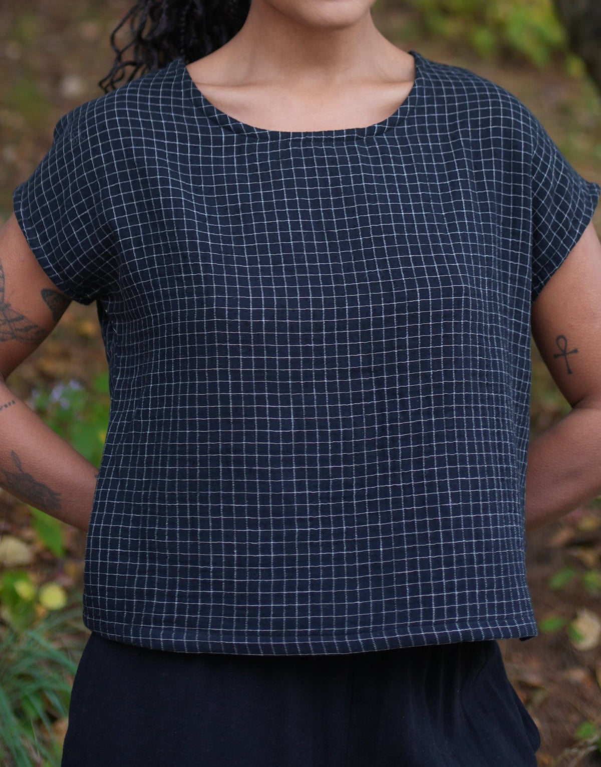 Organic cotton boxy top- black and white