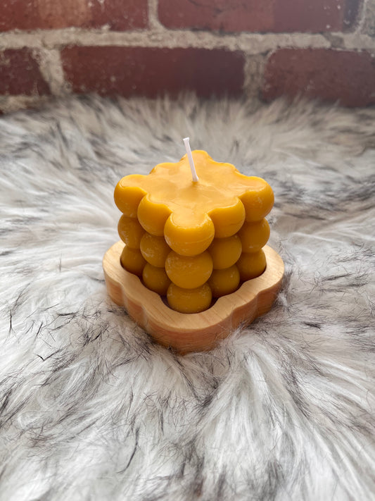 Bougie bulle en cire d'abeille et support en bois