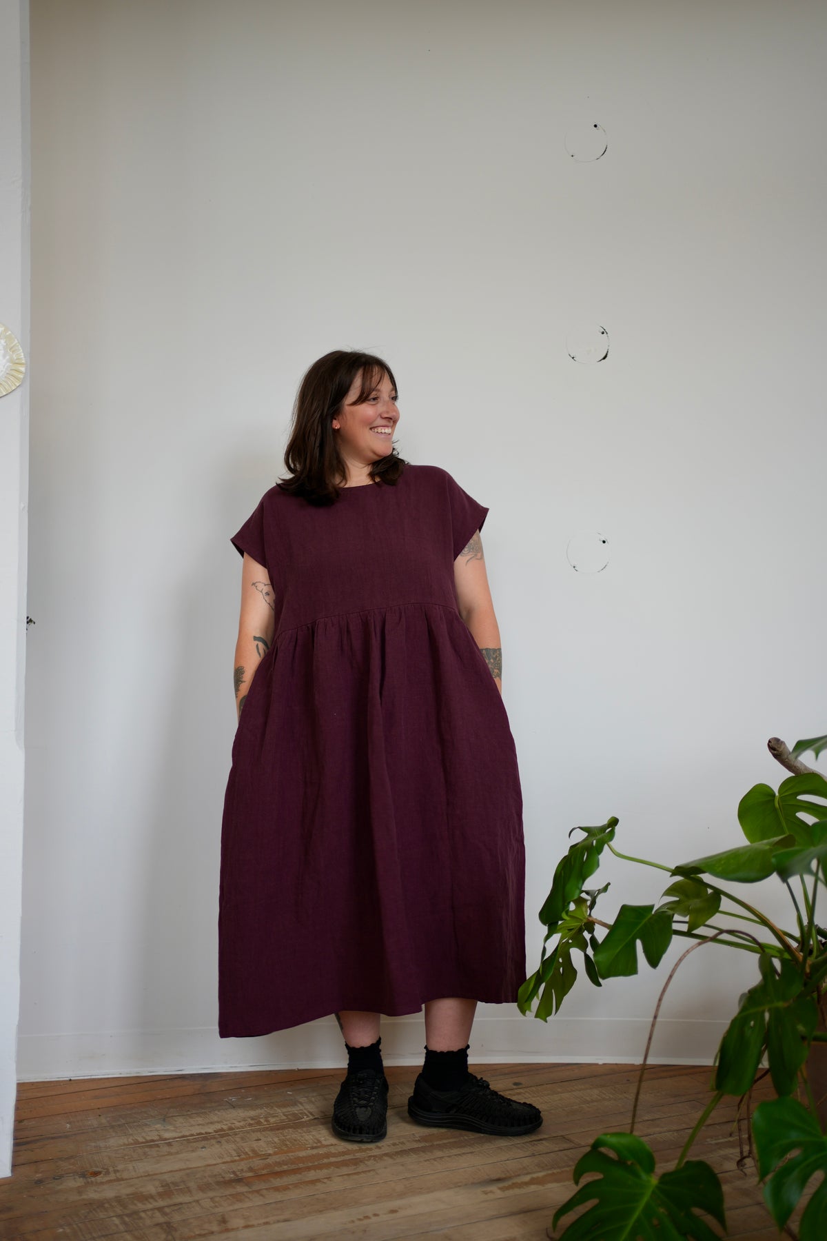 loose fit linen dress- Mulled wine