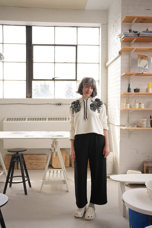 Cloud cropped hoodie- black flower print