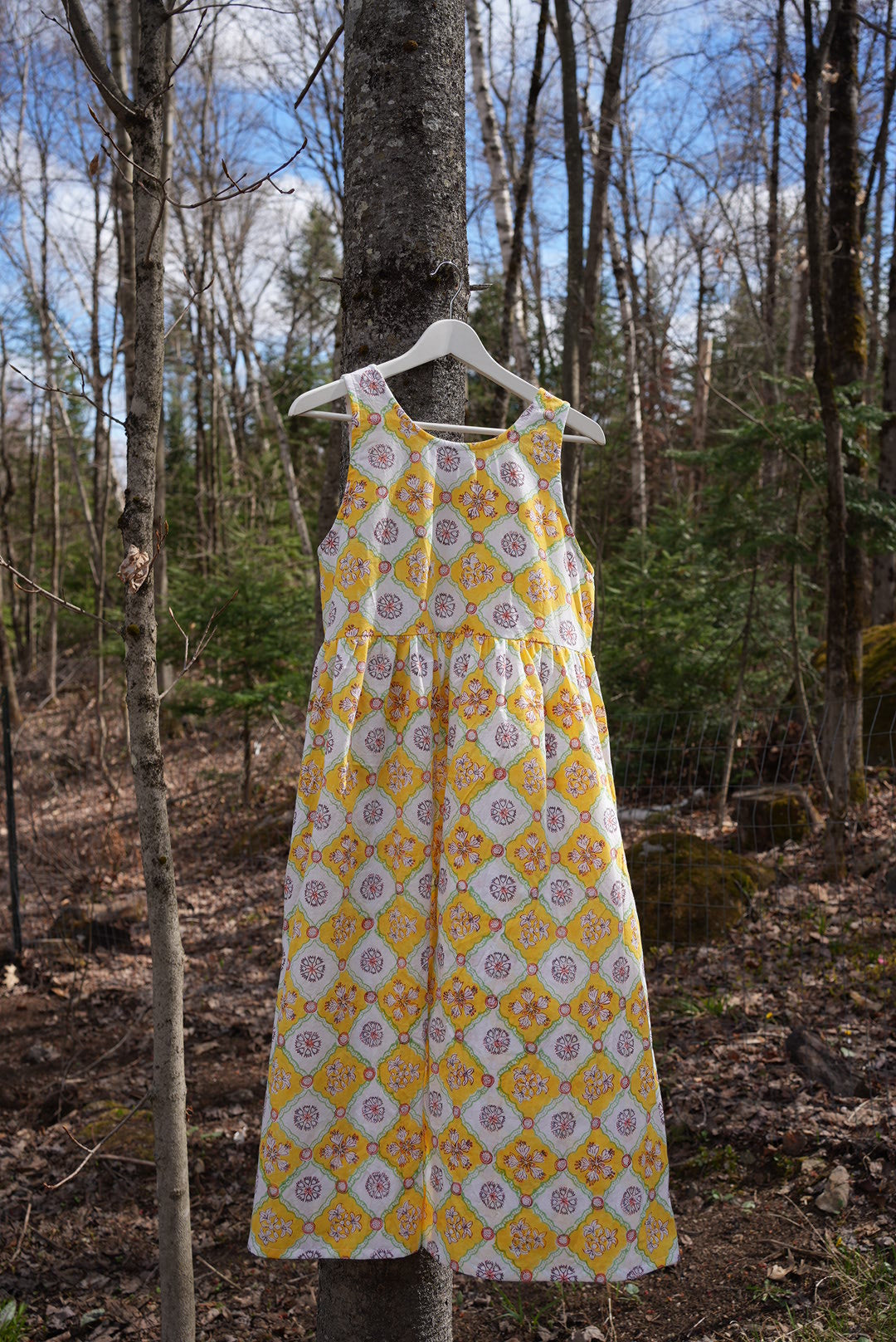 Robe à imprimé jaune soleil - Taille PETIT - Prête à être expédiée