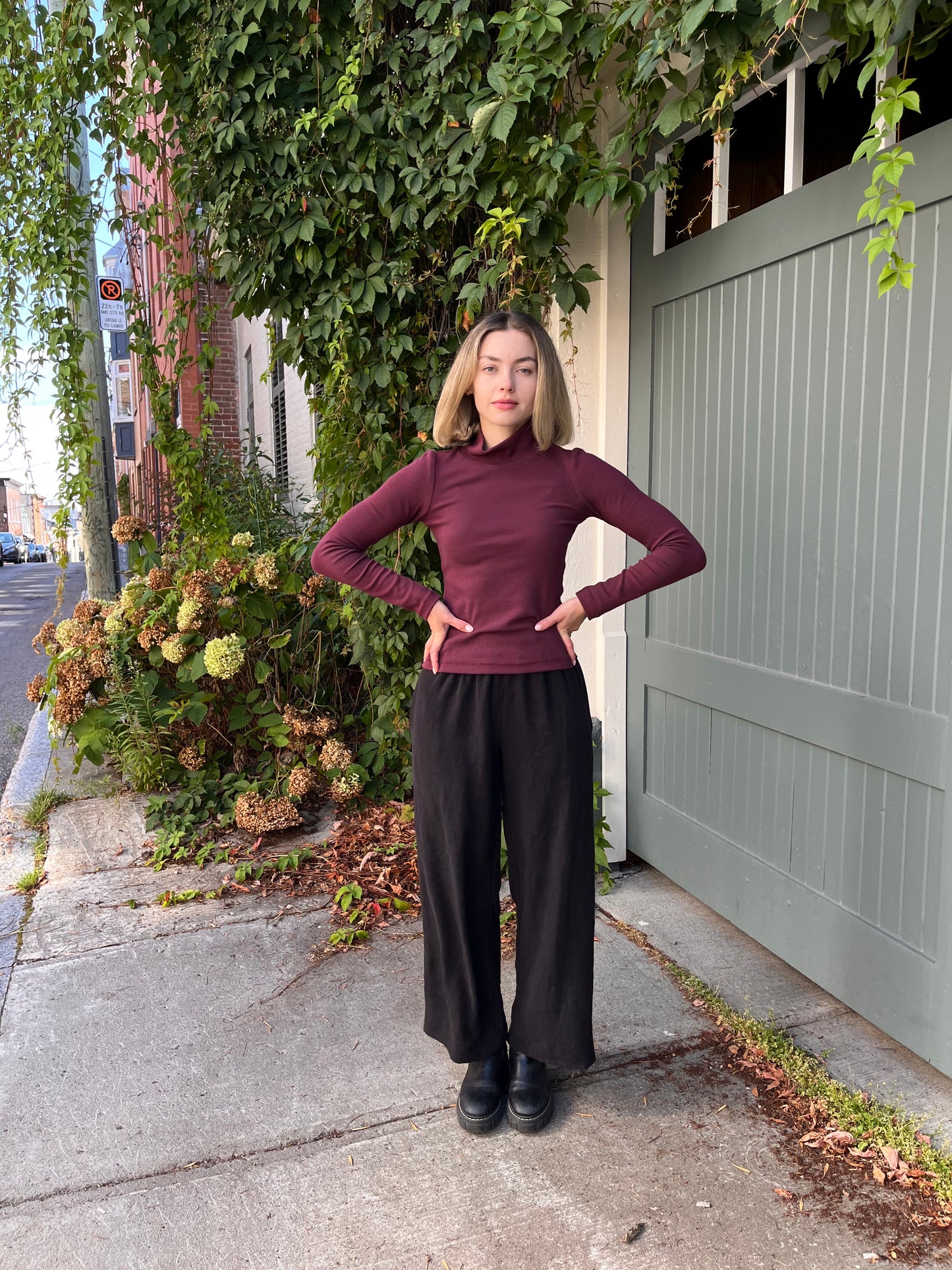 Ribbed mock neck long sleeve shirt- Burgundy