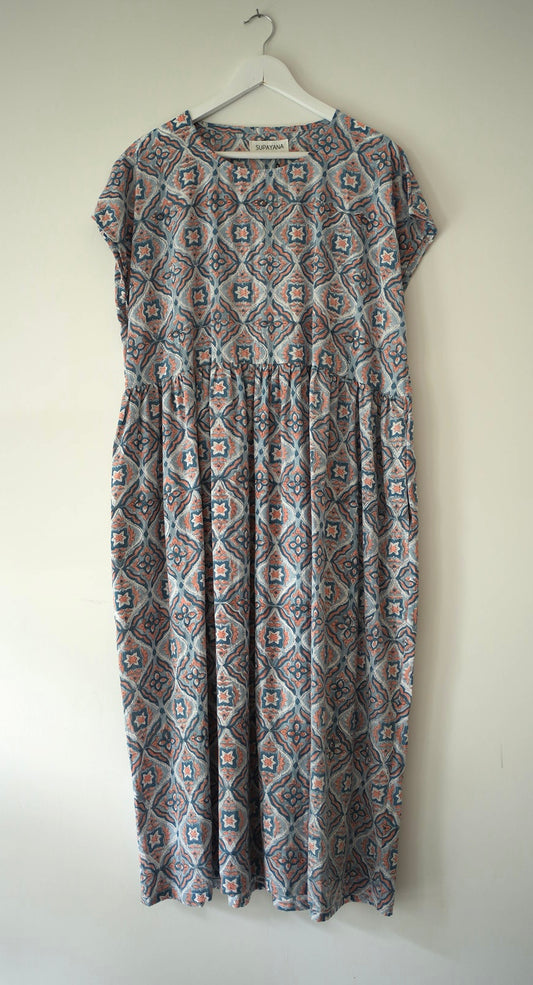 Robe imprimée au bloc, pêche et bleue, L/XL