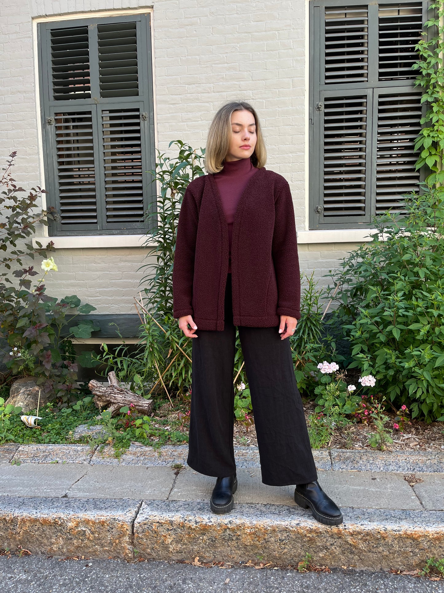Ribbed mock neck long sleeve shirt- Burgundy
