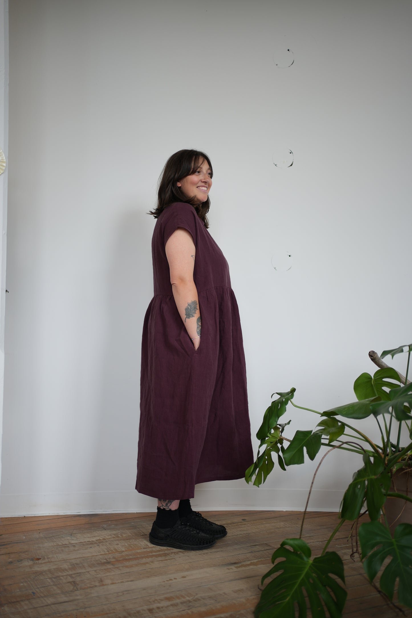 loose fit linen dress- Mulled wine