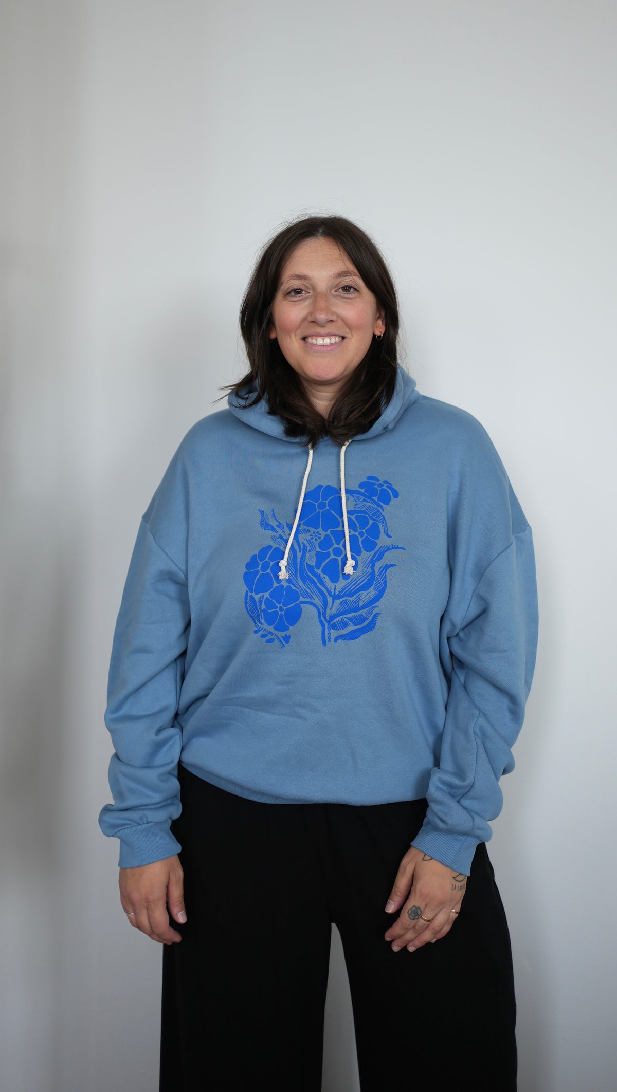 Organic cotton hoodie - blue flowers