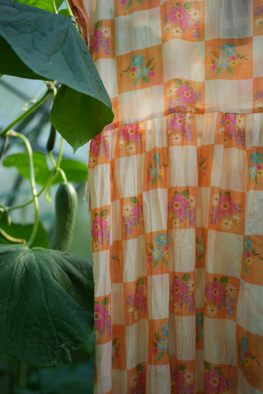 Robe à carreaux orange à motifs floraux, semi-transparente – Taille S/M